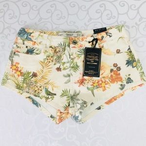 NWT Zara Trafaluc Womens Floral Shorts 4
